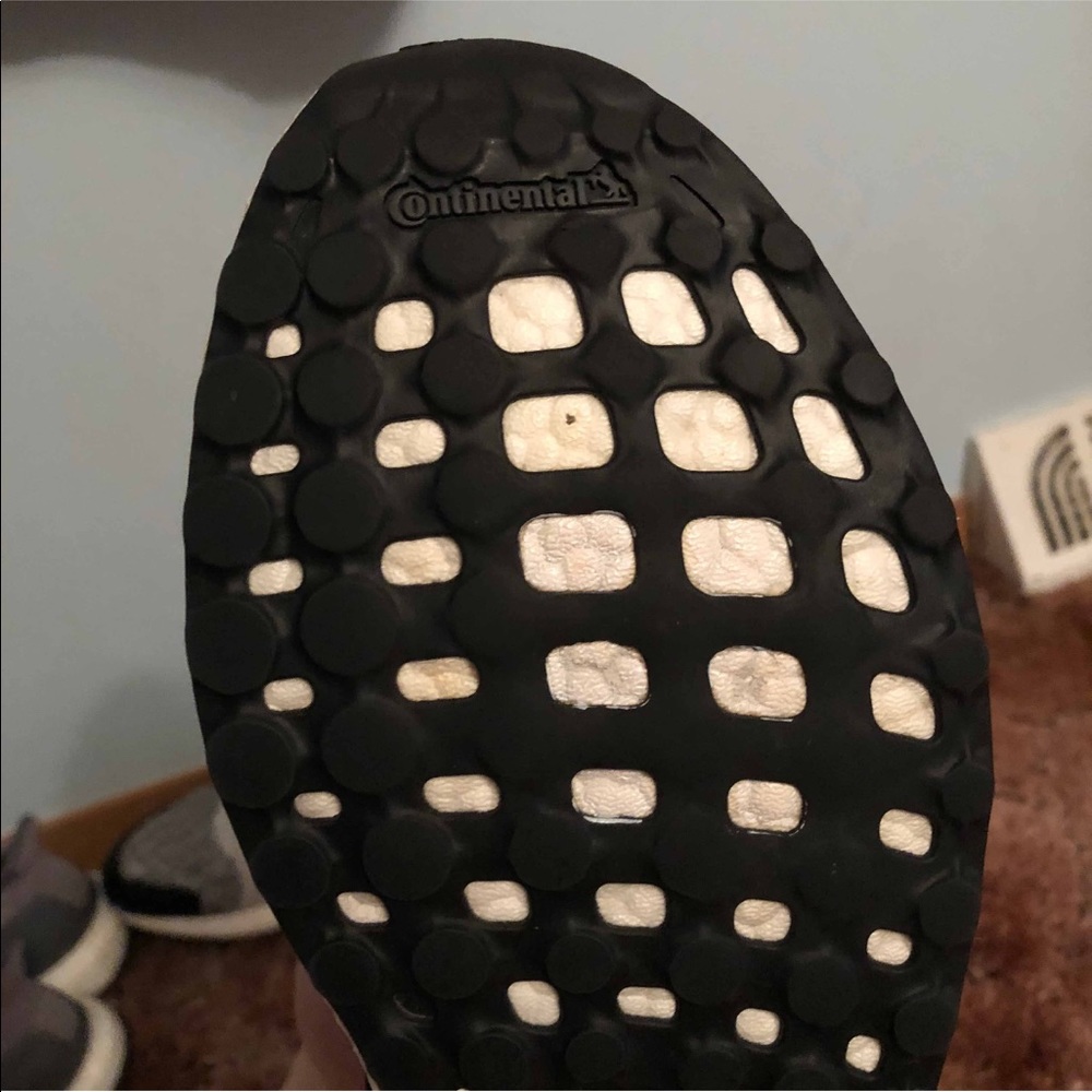 Ultraboost SnS x Social Status collab - Picture 8 of 8